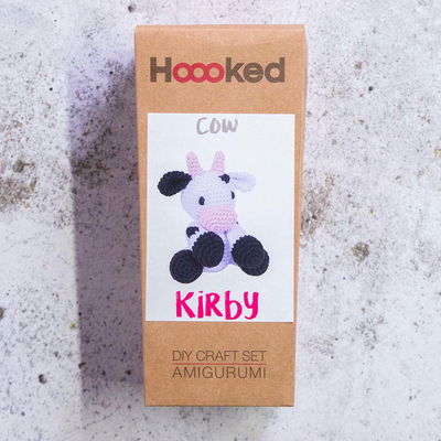 Hooked DIY-kit Amigurumi Cow Kirby förpackning