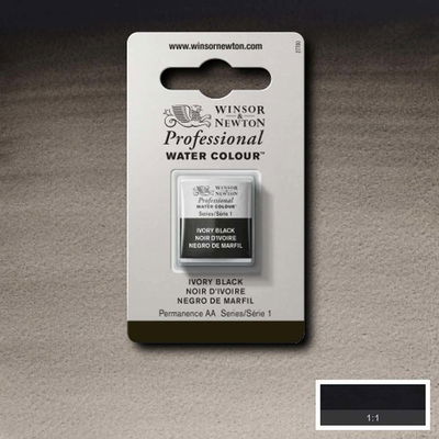Winsor & Newton Professional Water Colour Ivory Black i halvkopp som visas mot målad bakgrund i samma färg.