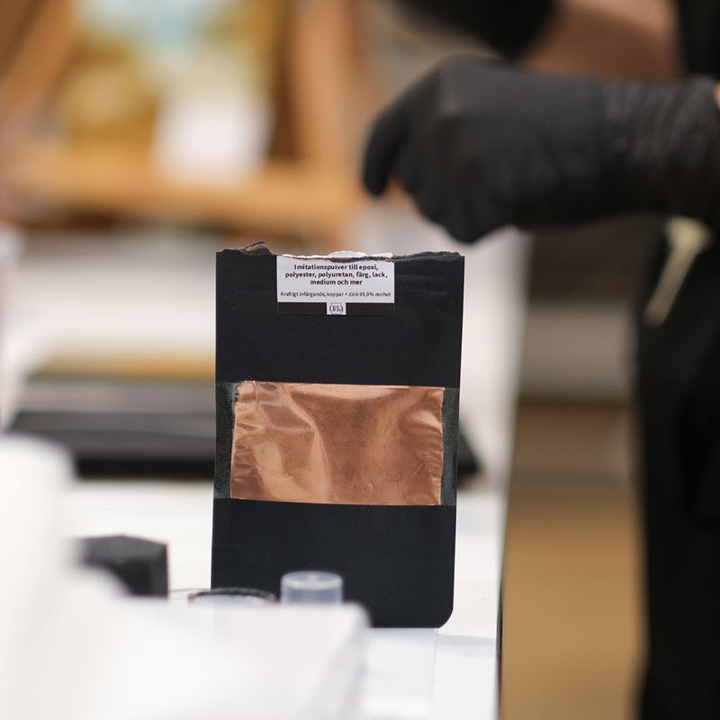 Metallpulver Copper öppen förpackning i butik