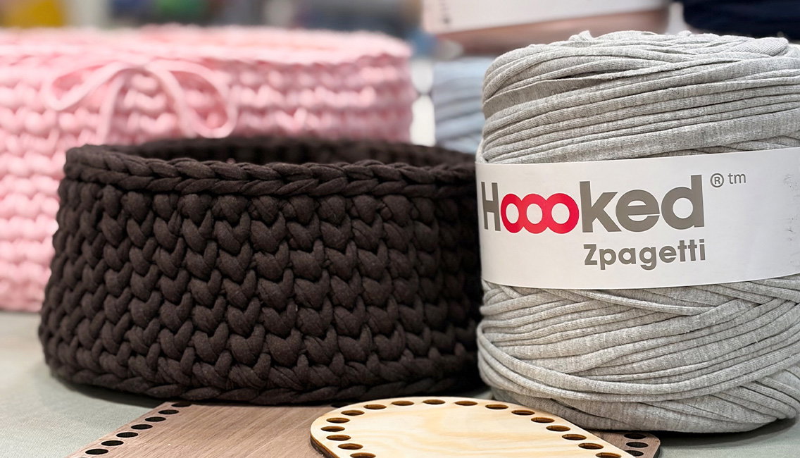 Korgar gjorda med t-shirtgarn