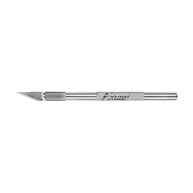 Excel Blades K1 skalpell med silverfärgat handtag och #11-blad, sett från sidan.