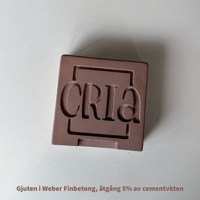 Brunt färgpigment till betong blandat i Weber Finbetong. Färgar betongen brun.