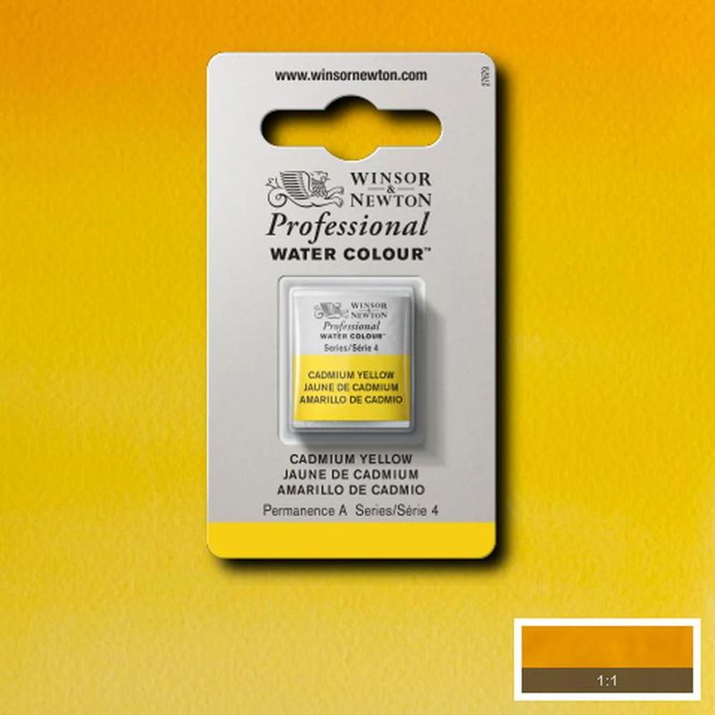 Winsor & Newton Professional Water Colour Cadmium Yellow i halvkopp som visas mot målad bakgrund i samma färg.