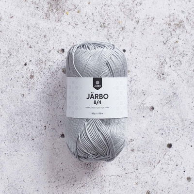 Järbo 8/4 50 gram. Silvergrått bomullsgarn. 100% bomull.