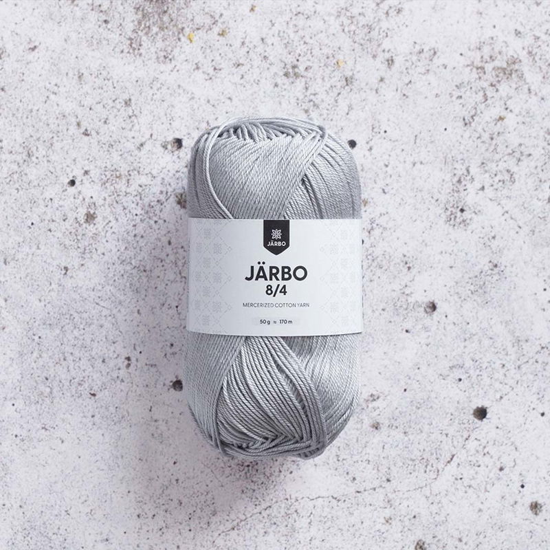 Järbo 8/4 50 gram. Silvergrått bomullsgarn. 100% bomull.