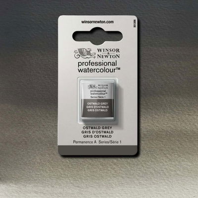 Färgprov och förpackning, Ostwald Gray halvkopp Winsor & Newton Professional Water Colour Ostwald Gray i halvkopp som visas mot målad bakgrund i samma färg.