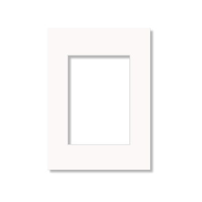 Vit standardpassepartout i format 29,7x42 cm med rektangulär öppning