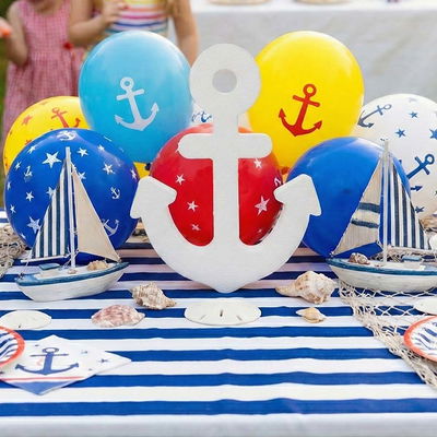 Frigolitankare på ett barnkalas, marintema