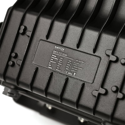 Skylto 50W | 4000K Neultralvit | IP67 | Med 90 cm Arm | Asymmetrisk