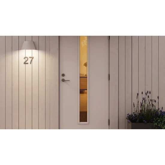 Plejd OUT-02-U Smart Vägglampa 2xUttag Vit
