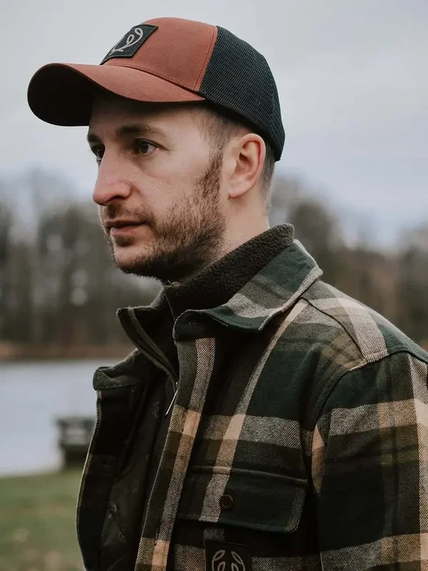 Chevalier Symbol Oiler Cap Golden Oak