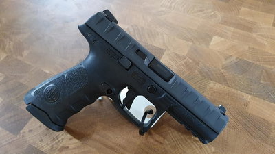 Beretta APX 9x19