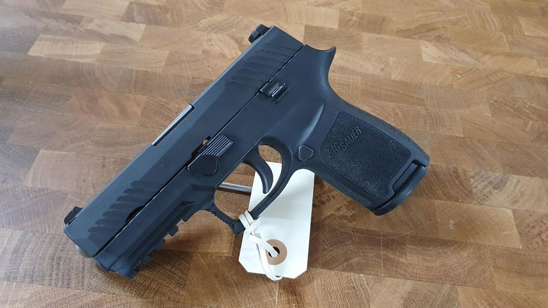Sig-Sauer P320 Compact 3,9" 9mm