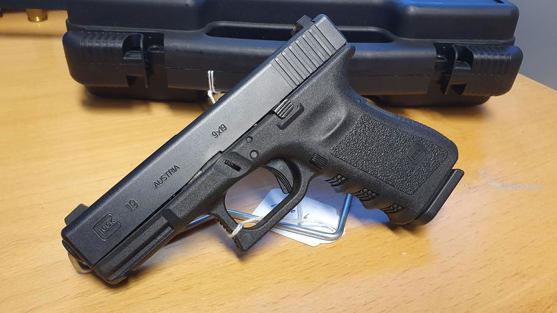 Glock 19 Gen 3 S/N PBU131 *VMB* 