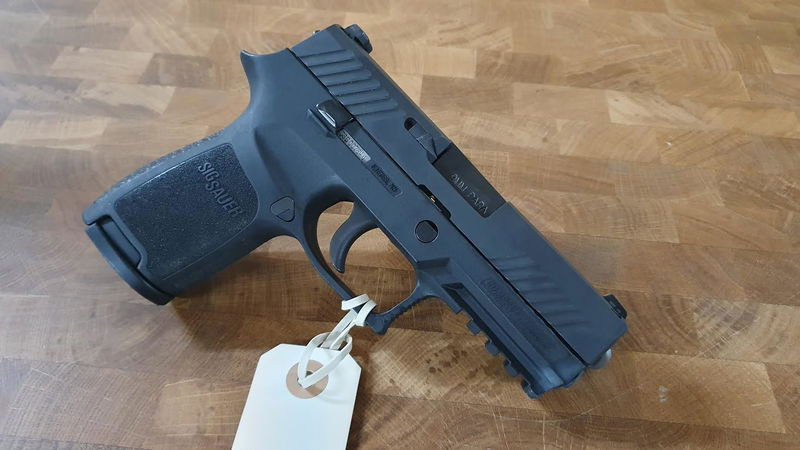 Sig-Sauer P320 Compact 3,9" 9mm
