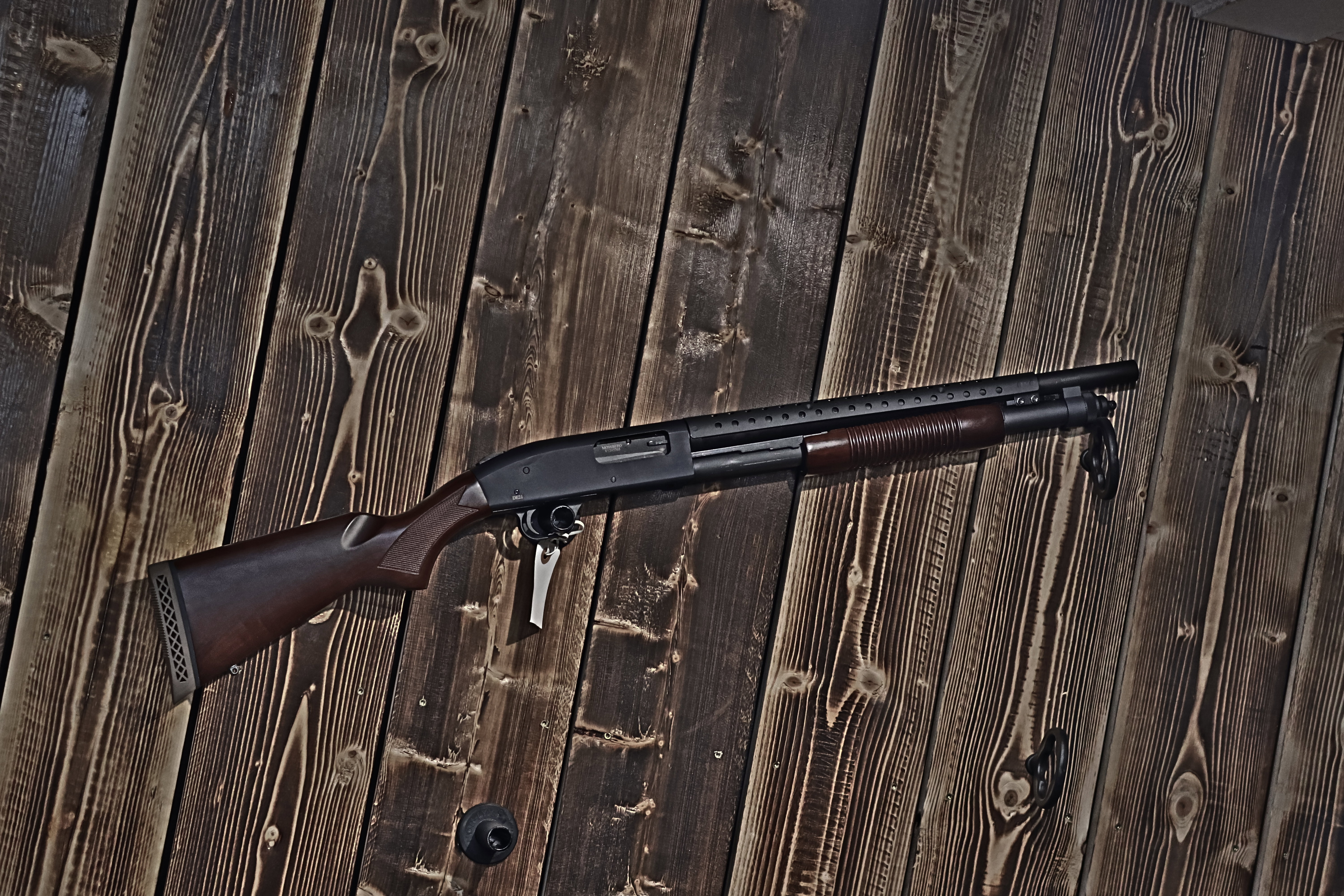 Mossberg 12/76 s/n V1245765