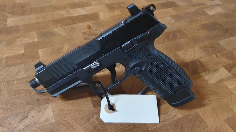 FN 502 BLK, .22 LR *VMB*