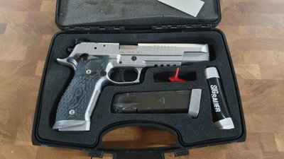 Sig-Sauer P226 X-Six Supermatch 9mm