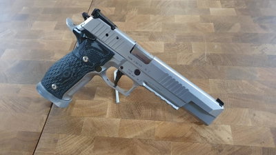 Sig-Sauer P226 X-Six Supermatch 9mm