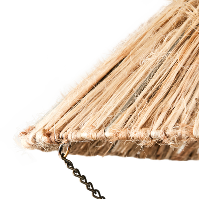 Nest taklampa i sjögräs