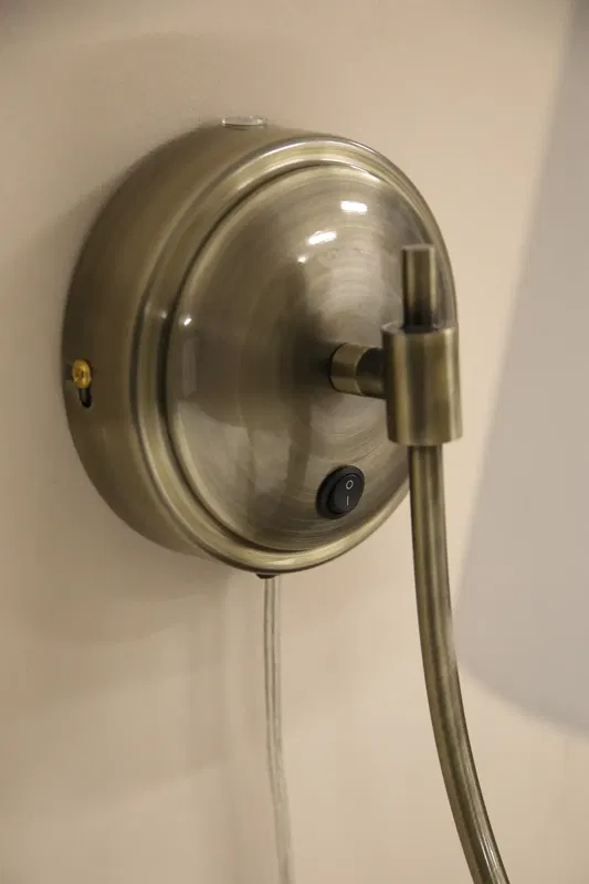 Amar Vägglampa Offwhite/Antikmässing