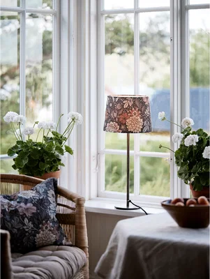 Base Lampfot & Dahlia Lampskärm