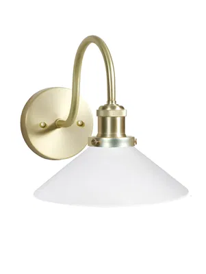 August Vägglampa IP23 Mässing/Opal