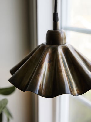 Aira fönsterlampa 25 mässing