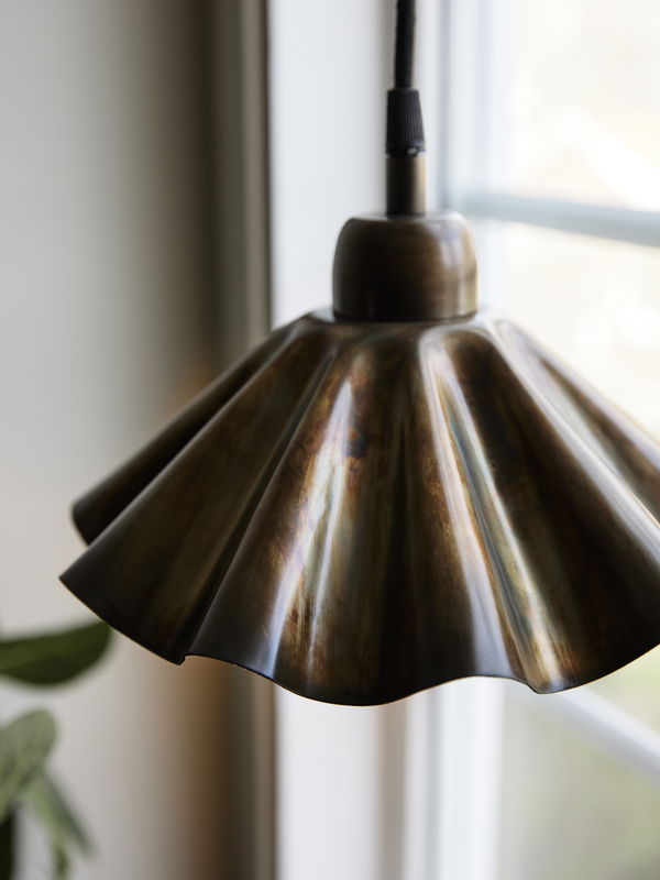 Aira fönsterlampa 25 mässing