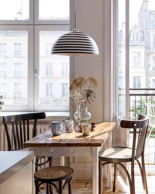 Randig bordslampa