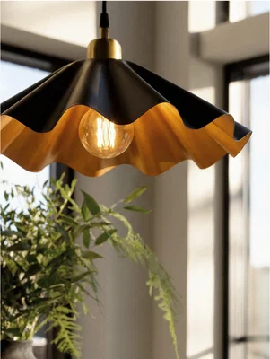 Plisserad taklampa i metall - vardagsrumslampa