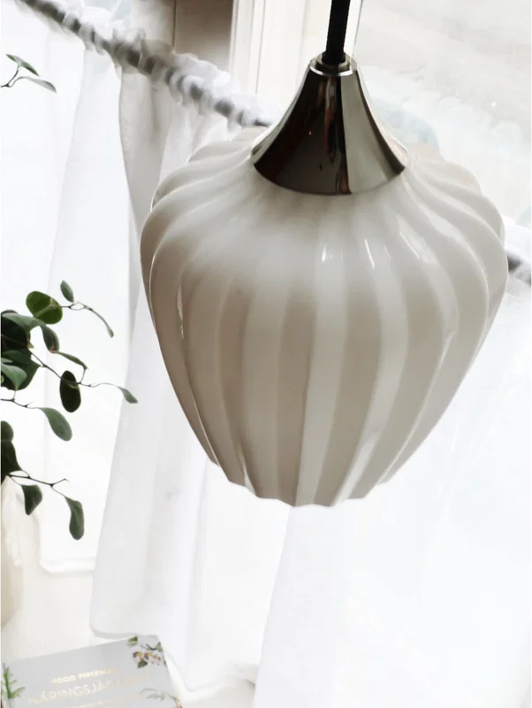 Vit fönsterlampa i glas från pr home