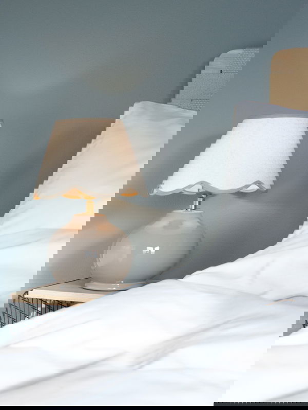 Nell bordslampa nougat