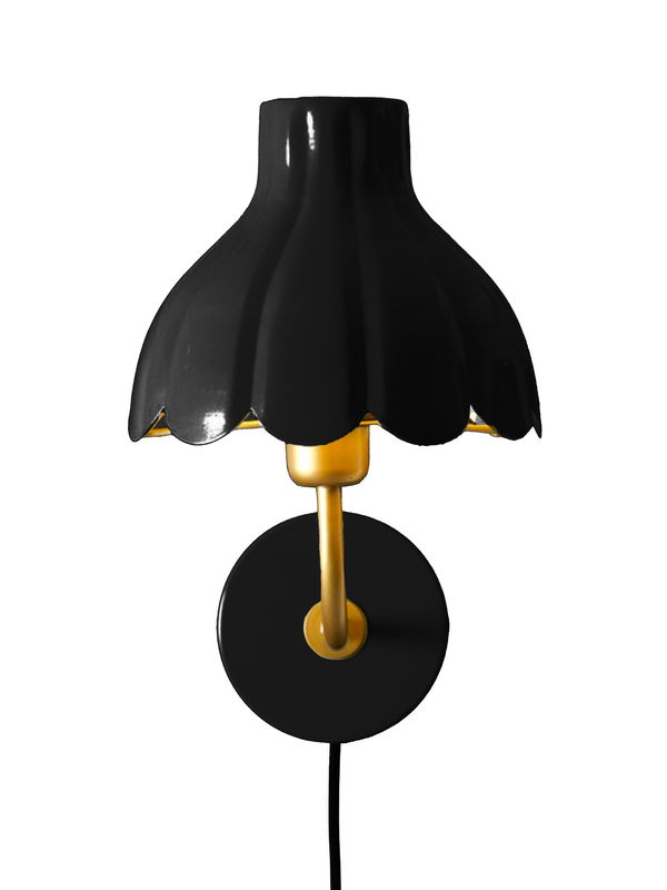 Wells vägglampa svart