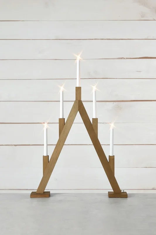 Adventsljusstakar i gediget betsat trä