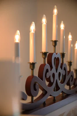 Stor adventsljusstake i julröd färg