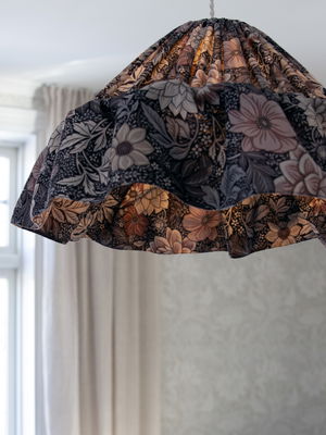 Stina taklampa dahlia brun