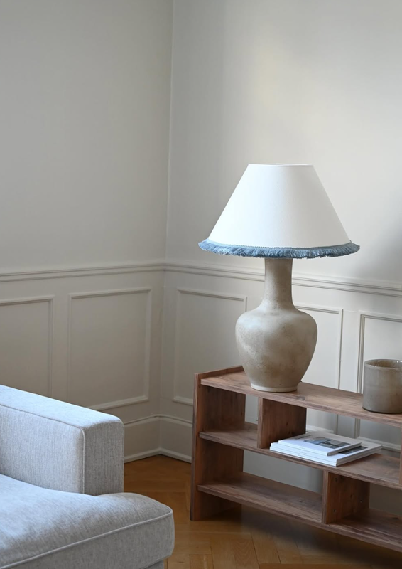 Carolin frans med dilbar bordslampa