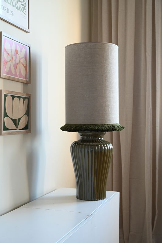 Dahlia lampfot med Carolin Cylinder lampskärm