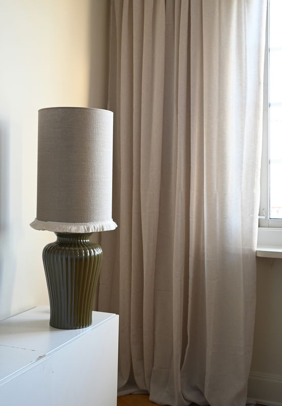 Dahlia lampfot med Carolin Cylinder lampskärm