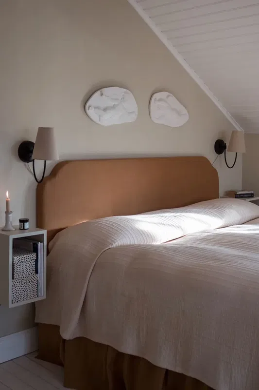 Amar Vägglampa Beige/Svart