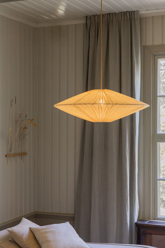 Stor, beige taklampa för vardagsrum