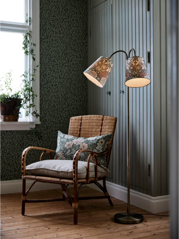 Amy Golvlampa m. Dahlia Grön Lampskärm