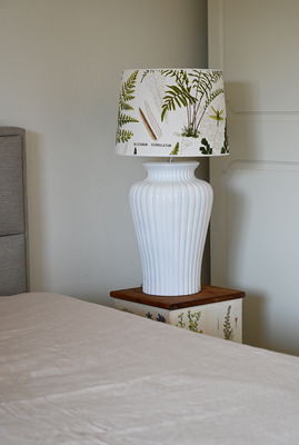 Bimba skärm med Dahlia lampfot