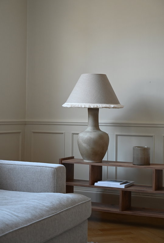 Dilbar lampfot med carolin lampskärm frans