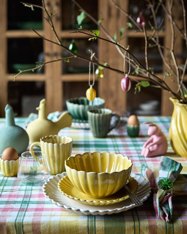 Hulda Skålar och Tallrikar