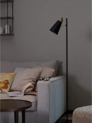 Wien Golvlampa 1L Svart