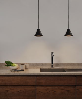 Belle Taklampa D15 Svart