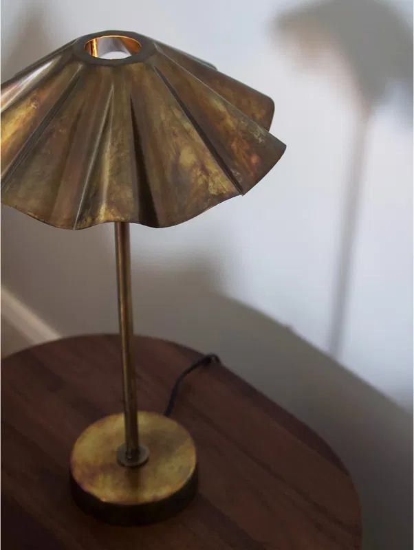 Aira Bordslampa H46 Mässing