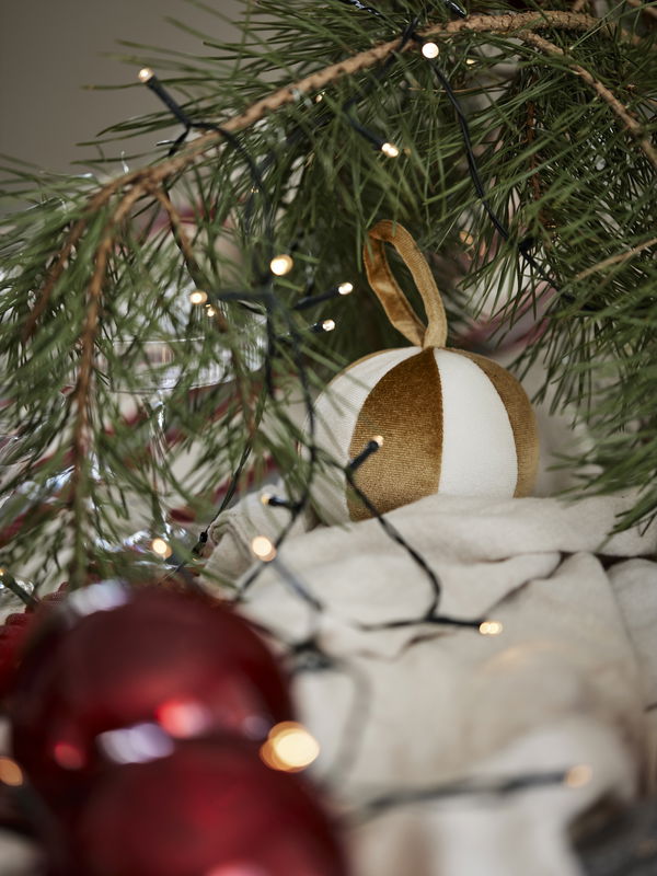 Juldekorationer och julkulor